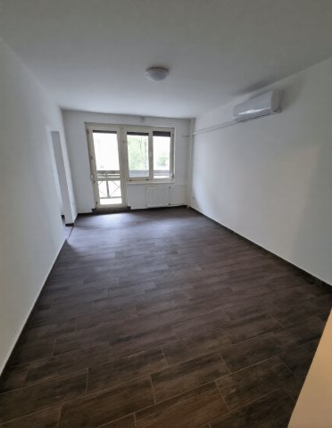 Kiadó panellakás, albérlet, VIII. kerületben, Százados úton