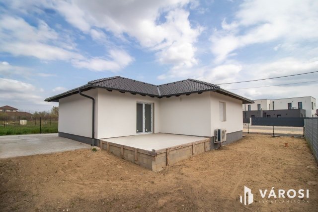 Eladó családi ház, Székesfehérvárott 94.5 M Ft, 4 szobás