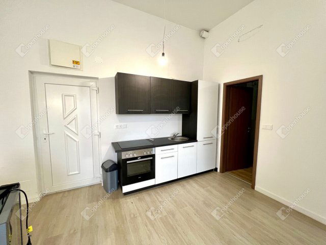 Eladó téglalakás, Siófokon 49.9 M Ft, 2 szobás