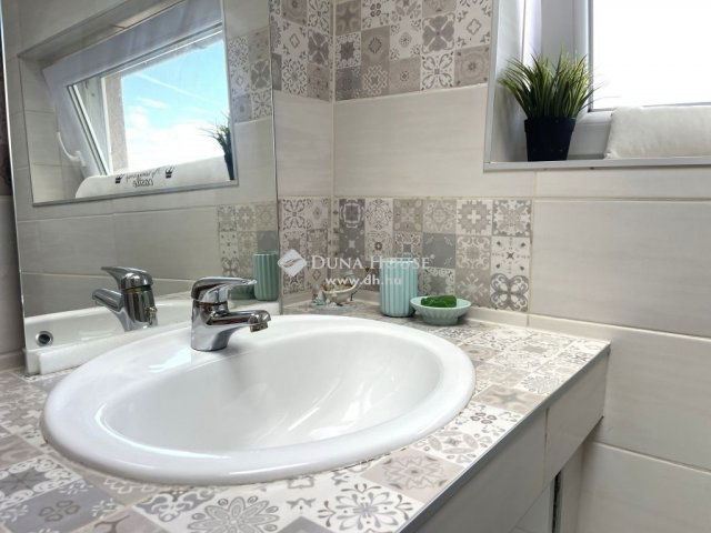 Eladó családi ház, Fóton 229 M Ft, 7 szobás