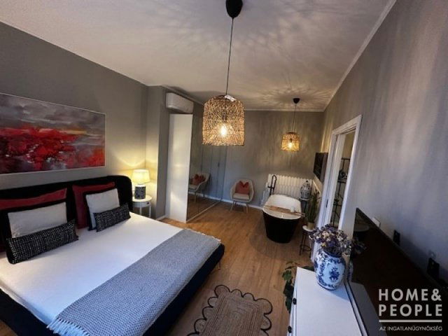 Eladó téglalakás, Szegeden 110.2 M Ft, 2 szobás