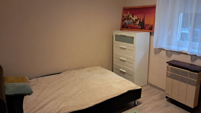 Kiadó téglalakás, albérlet, Szolnokon 180 E Ft / hó, 3 szobás