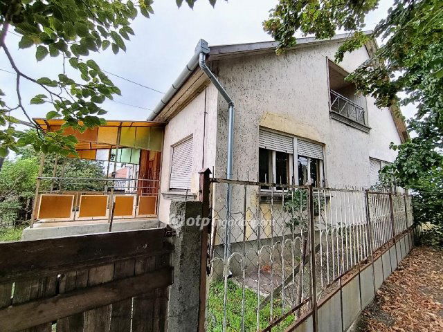 Eladó családi ház, Jászapátiban 23.5 M Ft, 3 szobás