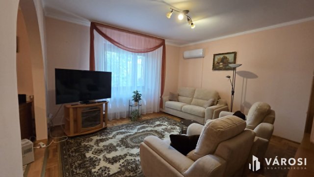 Kiadó családi ház, albérlet, Debrecenben 650 E Ft / hó