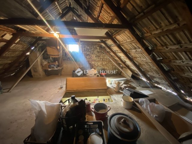 Eladó családi ház, Zsámbokon 30 M Ft, 2 szobás