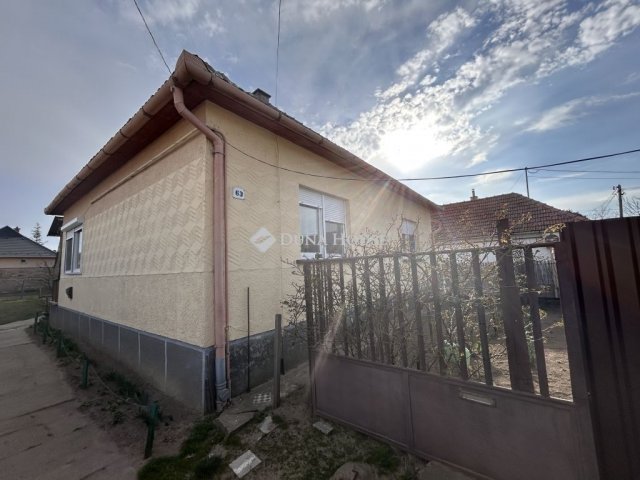 Eladó családi ház, Baján 51 M Ft, 4 szobás