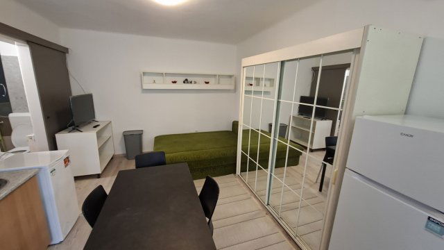 Kiadó téglalakás, albérlet, Pécsett 100 E Ft / hó, 1 szobás