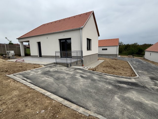 Eladó családi ház, Nagykozáron, Hunyadi utcában 123.9 M Ft