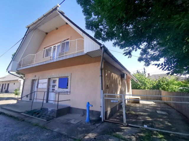 Eladó családi ház, Szűcsin 28 M Ft, 3+2 szobás