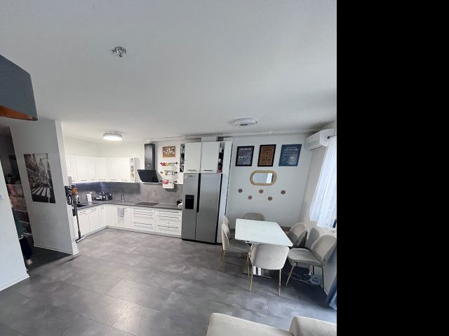 Eladó téglalakás, Halásztelken 99.9 M Ft, 4 szobás