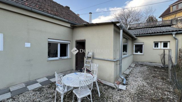 Eladó családi ház, Sopronban, Hajnal téren 79.9 M Ft, 4 szobás