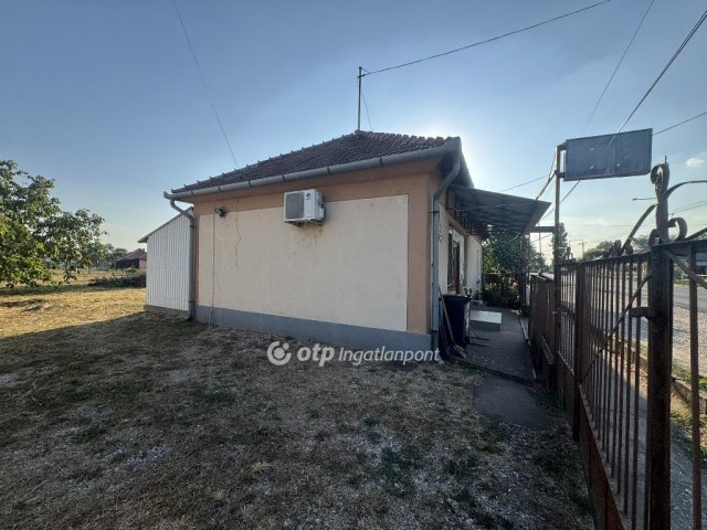 Eladó családi ház, Besenyőtelken 37 M Ft, 3 szobás