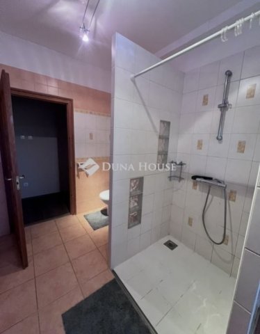 Eladó családi ház, Sződligeten 146.75 M Ft, 4 szobás