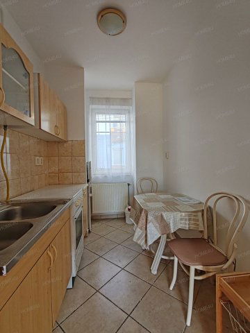 Kiadó téglalakás, albérlet, Szolnokon 140 E Ft / hó, 1+1 szobás