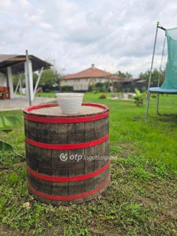 Eladó családi ház, Bakonyságon 51.9 M Ft, 2+1 szobás