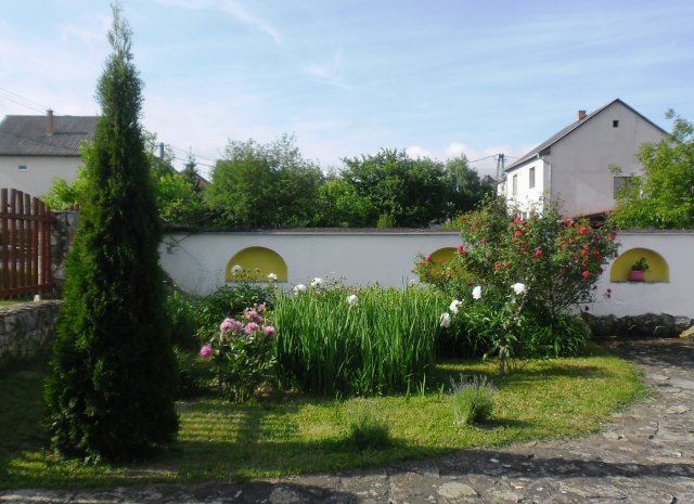 Eladó családi ház, Cereden 49.95 M Ft, 4 szobás