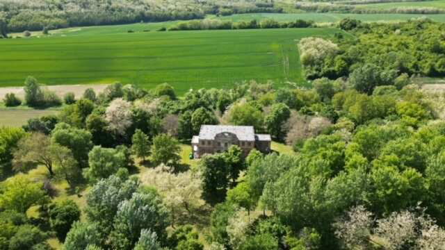 Eladó családi ház, Kerecsenyen 280 M Ft, 20 szobás