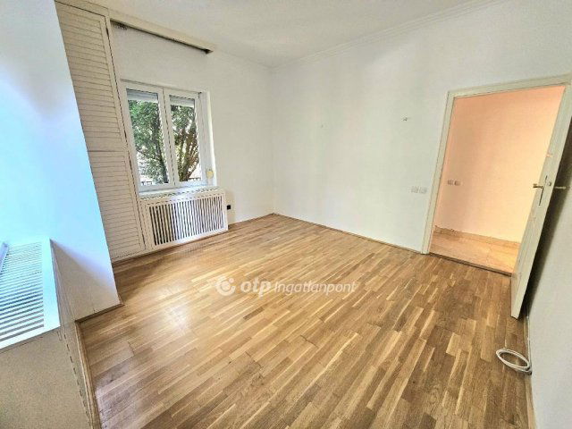 Eladó téglalakás, Budapesten, II. kerületben 129.9 M Ft
