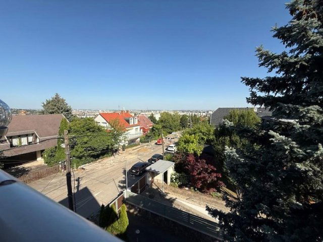 Eladó családi ház, Budapesten, XI. kerületben 270 M Ft, 9 szobás