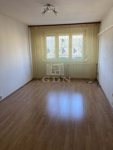 Eladó panellakás, Budapesten, III. kerületben 79.99 M Ft