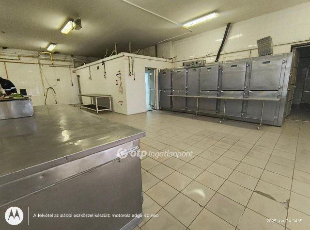 Eladó üzlethelyiség, Jászalsószentgyörgyon 29.99 M Ft