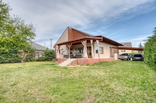 Eladó családi ház, Délegyházán 157 M Ft, 4 szobás