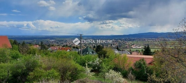 Eladó családi ház, Szentendrén 200.8 M Ft, 6 szobás