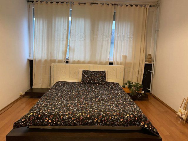 Eladó panellakás, Balatonalmádiban 55 M Ft, 2 szobás