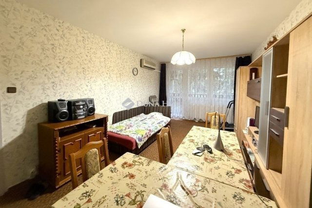 Eladó panellakás, Százhalombattán 61.9 M Ft, 3 szobás