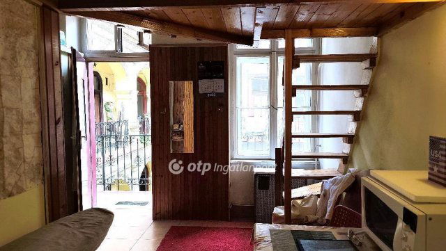 Eladó téglalakás, Budapesten, VI. kerületben 58.5 M Ft, 1 szobás
