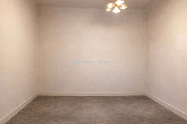 Eladó téglalakás, Budapesten, VI. kerületben 51.2 M Ft, 1 szobás