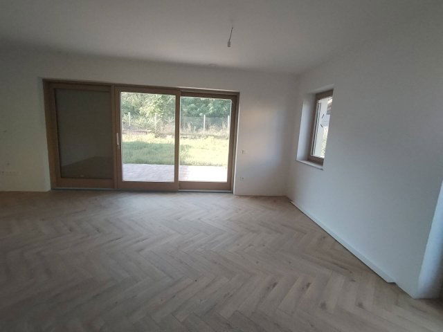 Eladó ikerház, Telkin 179.9 M Ft, 5 szobás / költözzbe.hu