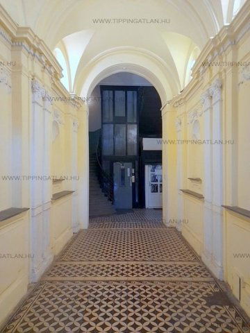 Eladó téglalakás, Budapesten, VII. kerületben, Hársfa utcában