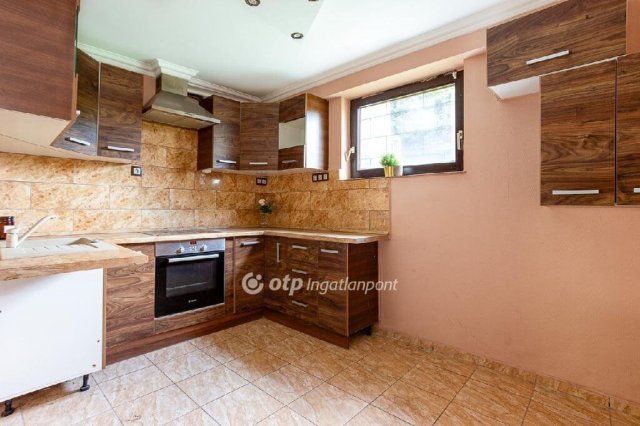 Eladó iroda, Budapesten, III. kerületben 73.99 M Ft, 2 szobás
