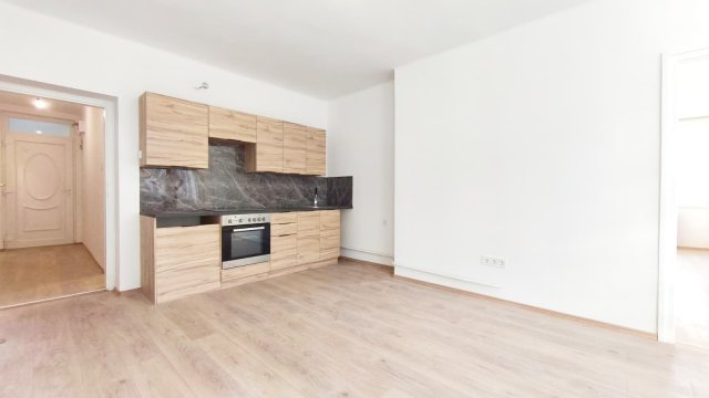 Eladó téglalakás, Szombathelyen 52 M Ft, 3 szobás