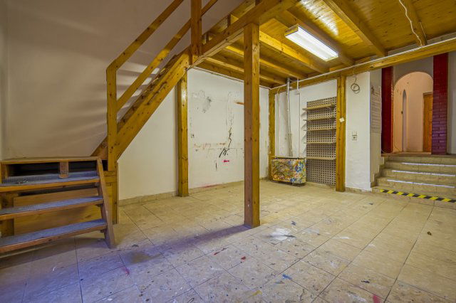 Eladó üzlethelyiség, Budapesten, VII. kerületben, Garay utcában