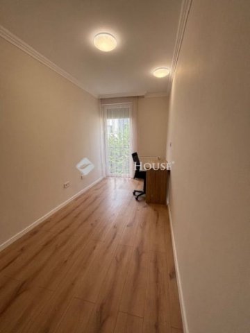 Kiadó téglalakás, albérlet, Pécsett 240 E Ft / hó, 3 szobás
