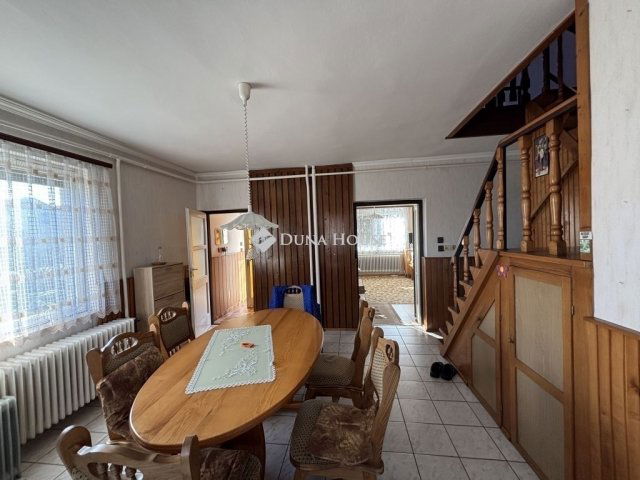 Eladó családi ház, Süttőn 71.5 M Ft, 4 szobás