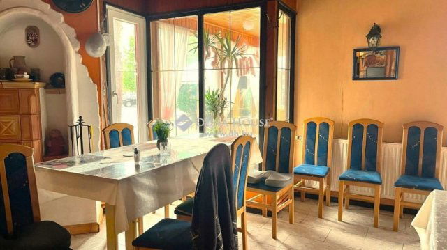 Eladó hotel, Egyházasrádócon 230 M Ft, 8 szobás