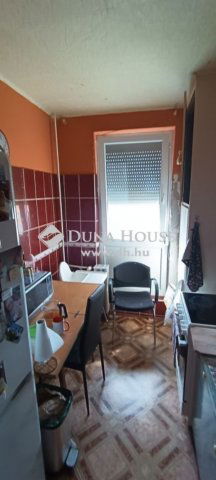 Eladó panellakás, Pécsett 41.9 M Ft, 2 szobás