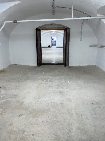 Eladó ipari ingatlan, Pécsett, Búza téren 30.99 M Ft, 5 szobás