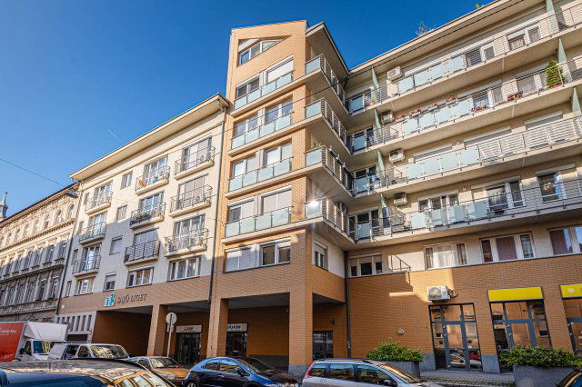 Eladó téglalakás, Budapesten, VII. kerületben 110 M Ft