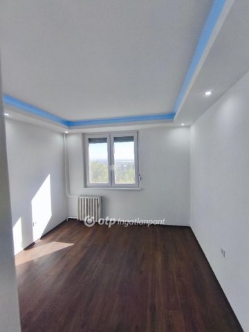 Eladó panellakás, Miskolcon 36.9 M Ft, 1+2 szobás