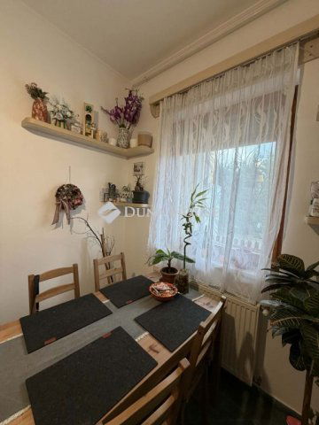 Eladó téglalakás, Nyergesújfaluban, Kossuth Lajos utcában