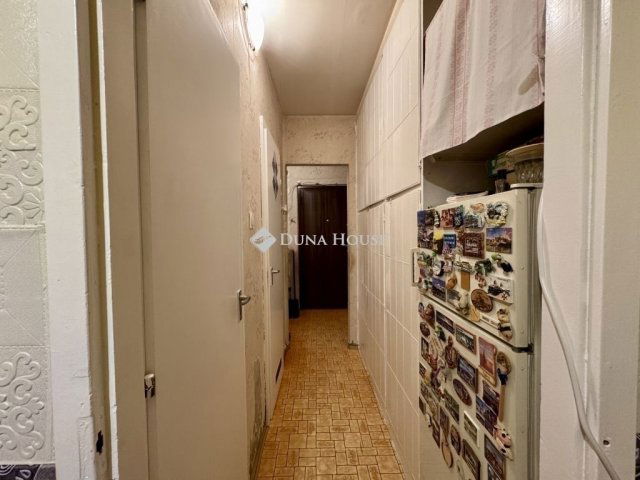 Eladó panellakás, Budapesten, III. kerületben 63.9 M Ft, 2 szobás