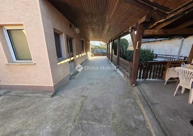 Eladó családi ház, Dabason 89 M Ft, 2 szobás
