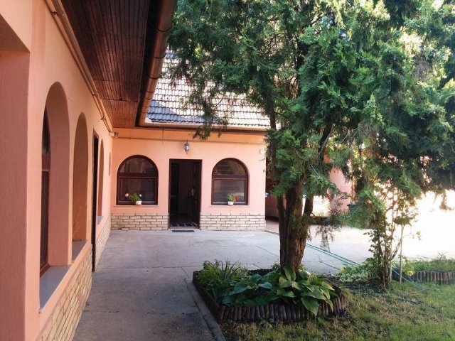 Eladó családi ház, Baján 69 M Ft, 3+1 szobás