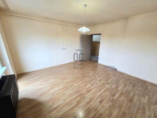 Eladó téglalakás, Szigetszentmiklóson 49.9 M Ft, 2 szobás