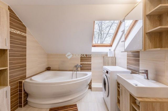 Eladó családi ház, Budapesten, XVIII. kerületben 124.9 M Ft