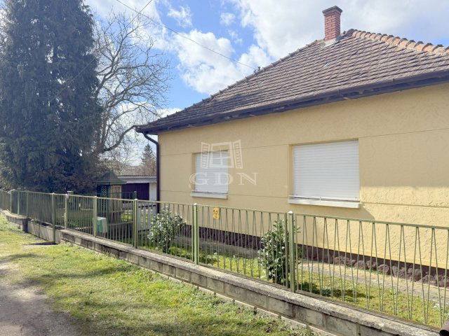 Eladó családi ház, Pusztaszentlászlón 26.49 M Ft, 3 szobás